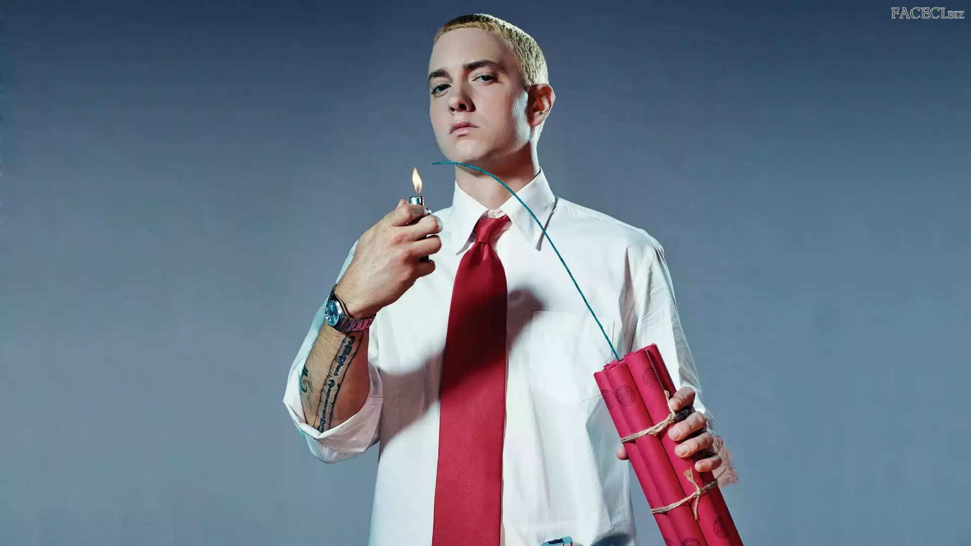 Dynamit, Krawat, Eminem, Zapalniczka